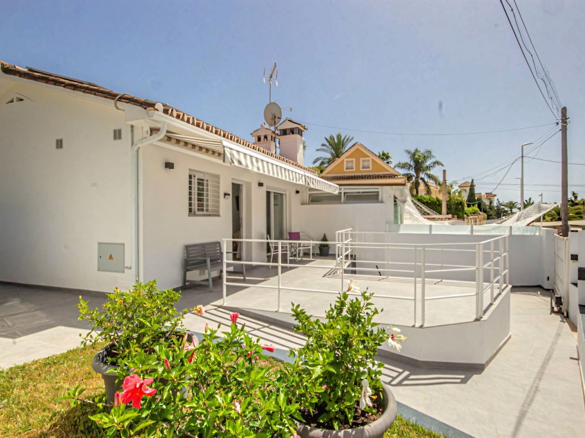 Una Casa Cerca de la Playa en Marbella con Bajos Gastos de Mantenimiento